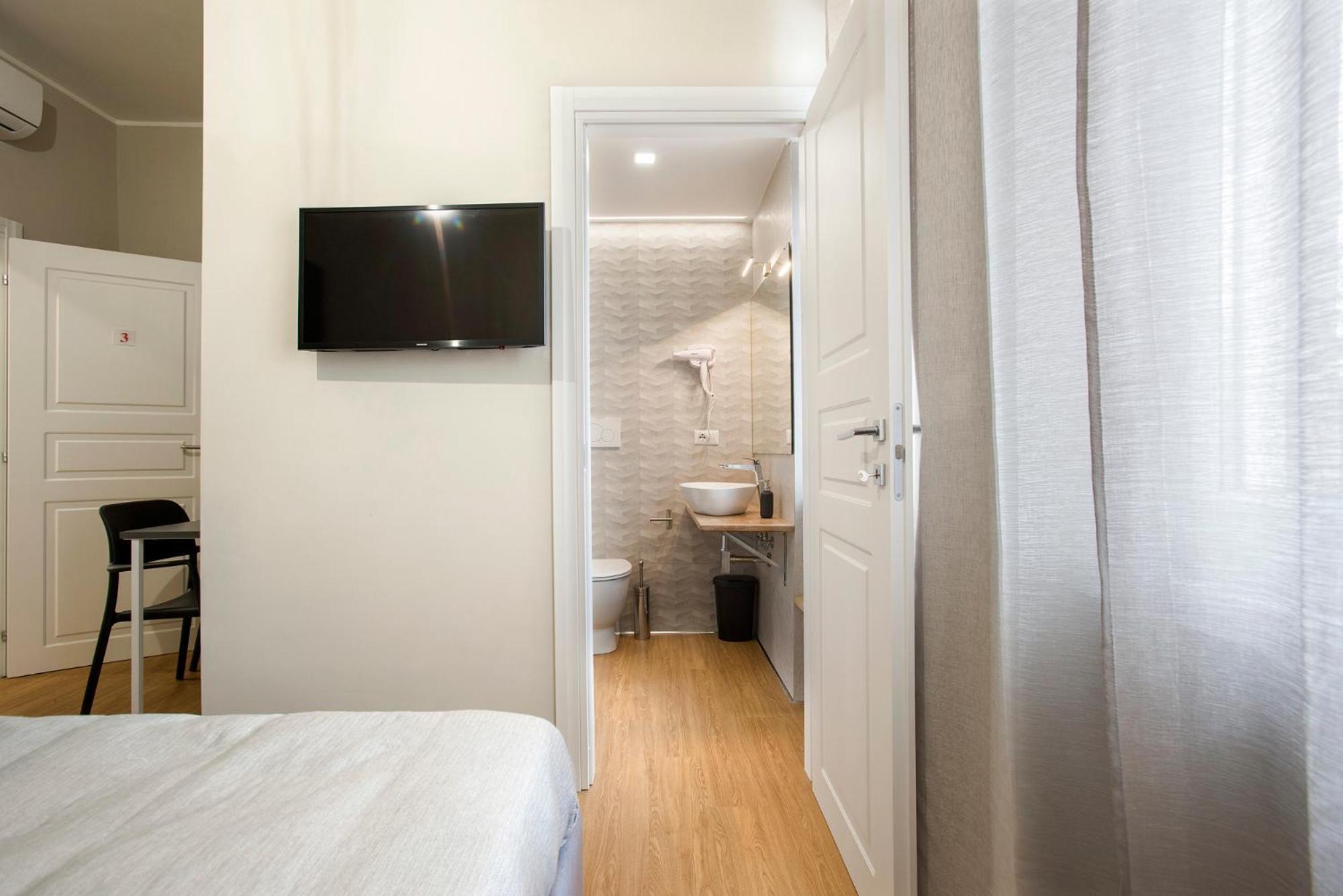 Raven Color Hotel Rome Exterior photo